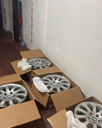Cerchi in lega originali BMW da 17 pollici