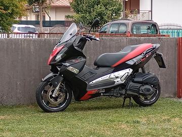 Aprilia SR max 125