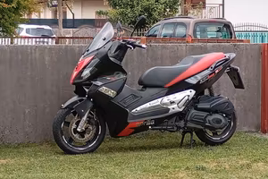 Aprilia SR max 125