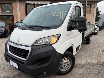 Peugeot Boxer 35 2.2 BlueHDi 140 S&S PL Cabinato