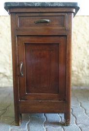Comodino antico