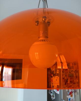 Lampada a sospensione in plexiglass