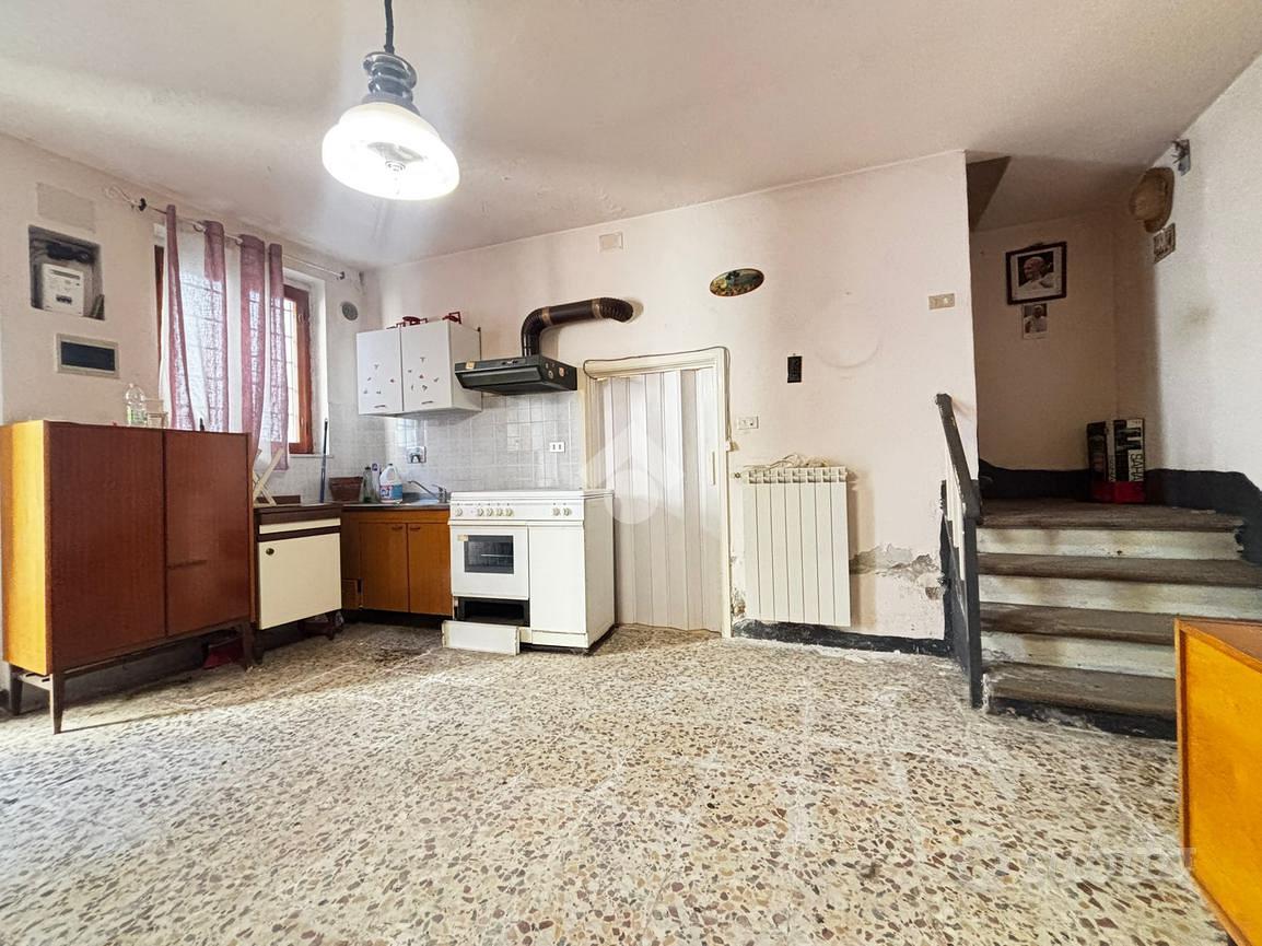 CASA INDIPENDENTE A PRATO