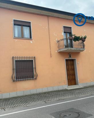 Casa singola con ampio laboratorio e magazzino in