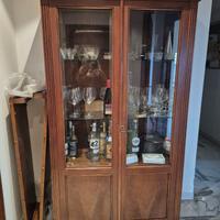 vetrina in legno classica