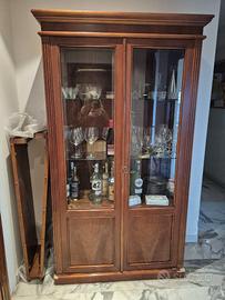 vetrina in legno classica