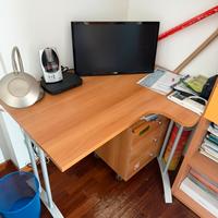 Scrivania in legno