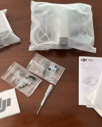 DJI Neo | Drone + 3 Batterie + Hub | Mai Attivato