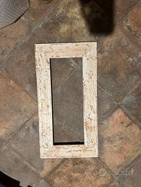 Cornici shabby chic – mix di pezzi diversi