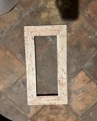 Cornici shabby chic – mix di pezzi diversi