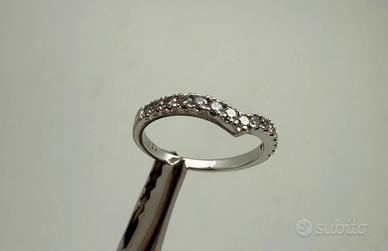 Anello oro bianco 18kt con diamanti naturali cert.