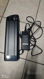 batteria 36v 10a caricabatteria