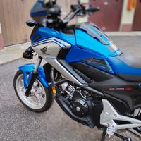 moto Honda 750 dct