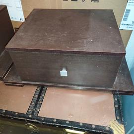 comodini e struttura letto 