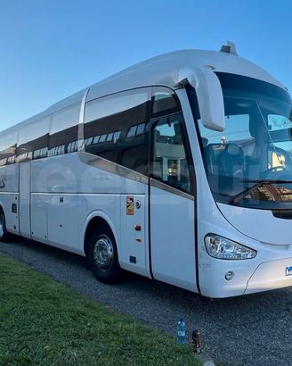 Autobus turistico Irizar Scania