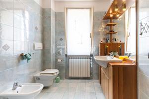 porzione di bifamiliare con pannelli solari