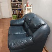 Divano in pelle blu notte