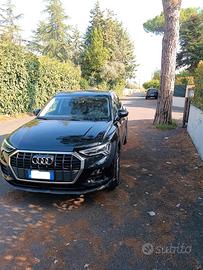 Audi Q3 Business 35 TDI S tronic