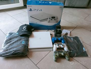 PlayStation 4 bianca 500 GB  e gadget Petronas