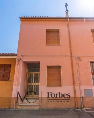 Berchidda centro - Terracielo con giardino privato
