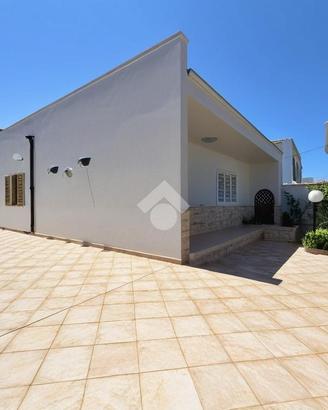 VILLA SINGOLA A PORTO CESAREO