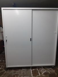 armadio metallico