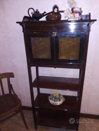 Mobile antico in mogano e tavolino