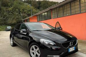 Volvo V40 2.0 D2 120-CV, anno 2018