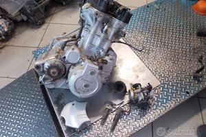 BMW GS F 650 00-12: motore farfallato iniettore