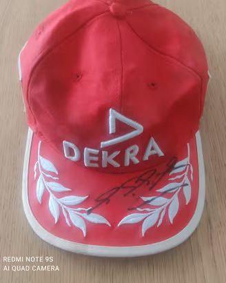 Cappellino Ferrari firmato da Michael Schumacher