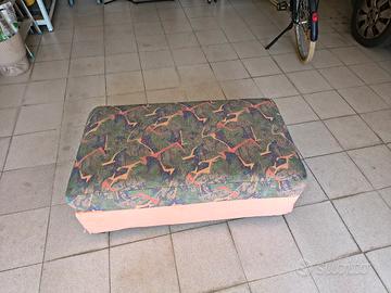 pouf  divanetto con ruote 