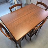 Tavolo allungabile con 4 sedie