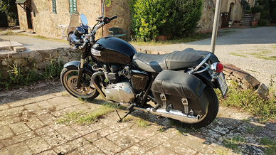 Triumph Bonneville SE 2011
