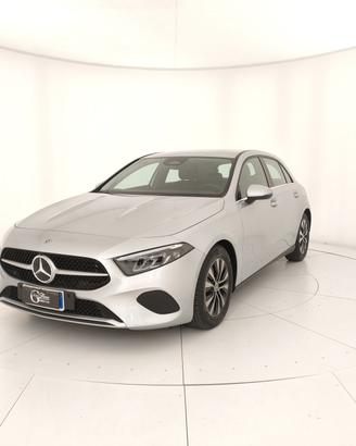 MERCEDES-BENZ A 180 d Advanced auto
