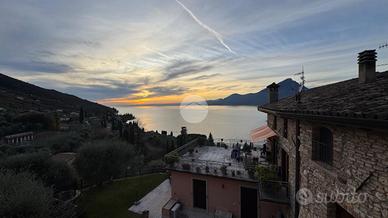 RUSTICO A TORRI DEL BENACO