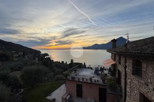 RUSTICO A TORRI DEL BENACO