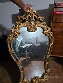 Specchio antico dorato a foglia