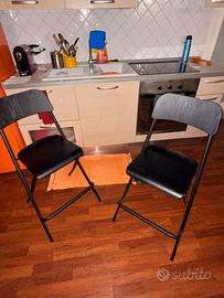 Tavolo bar alto con sgabelli in legno