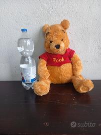 pupazzo di peluche winnie the pooh