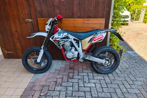 AJP pr4 125 motard