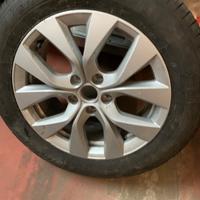 Gomma invernale 215/60/r17  con cerchione
