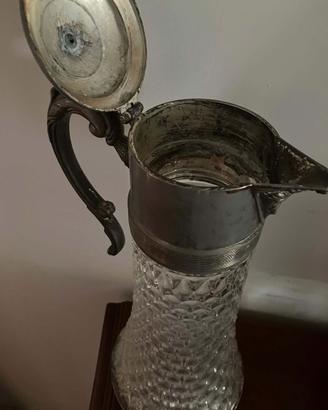 Brocca in silver e vetro, misure cm 18x 36, euro20