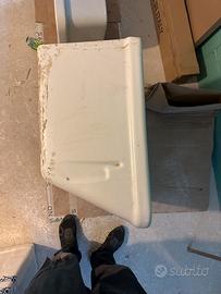 Lavatoio in ceramica