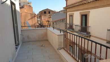 Attico con terrazzo al Centro Storico