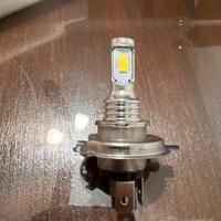 Due confezioni Lampade led H4