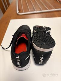 Scarpe da calcetto nike taglia 39