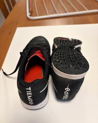 Scarpe da calcetto nike taglia 39