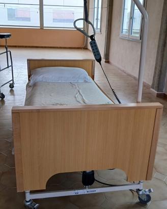 Letto ortopedico nuovo con ruote e materasso