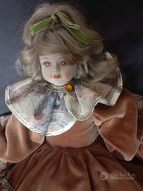 Bambola vintage in porcellana.