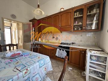 Appartamenti con terrazzo borgata rif2305